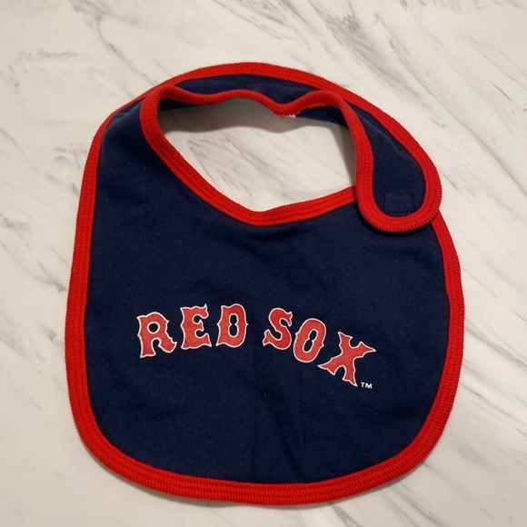 NWT Boston Red Sox 3 piece Baby Onesie and Bib Set with booties. Size 12 months - Picture 2 of 10
